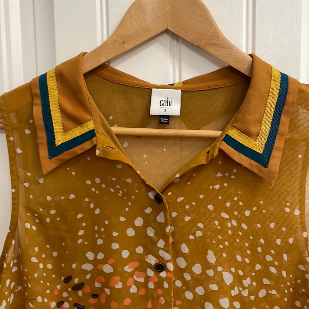 CAbi print top with cute collar.  S - Picture 2 of 6